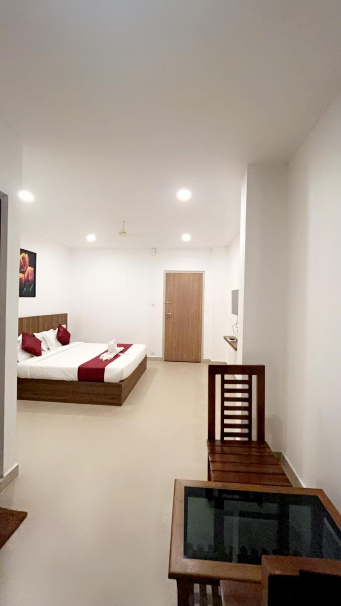 Hotel Dream Suite, Kattappana Exterior foto