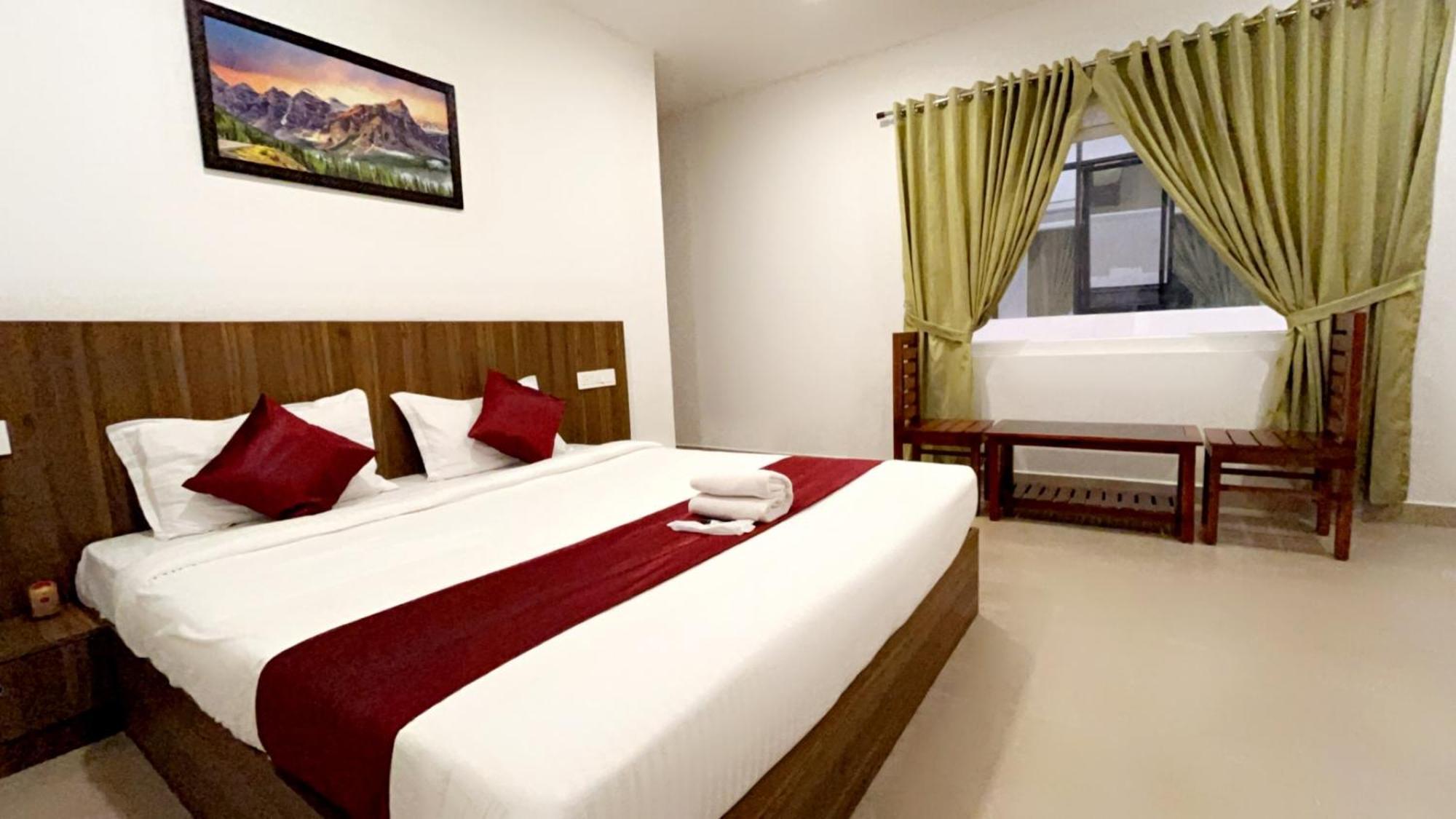 Hotel Dream Suite, Kattappana Exterior foto